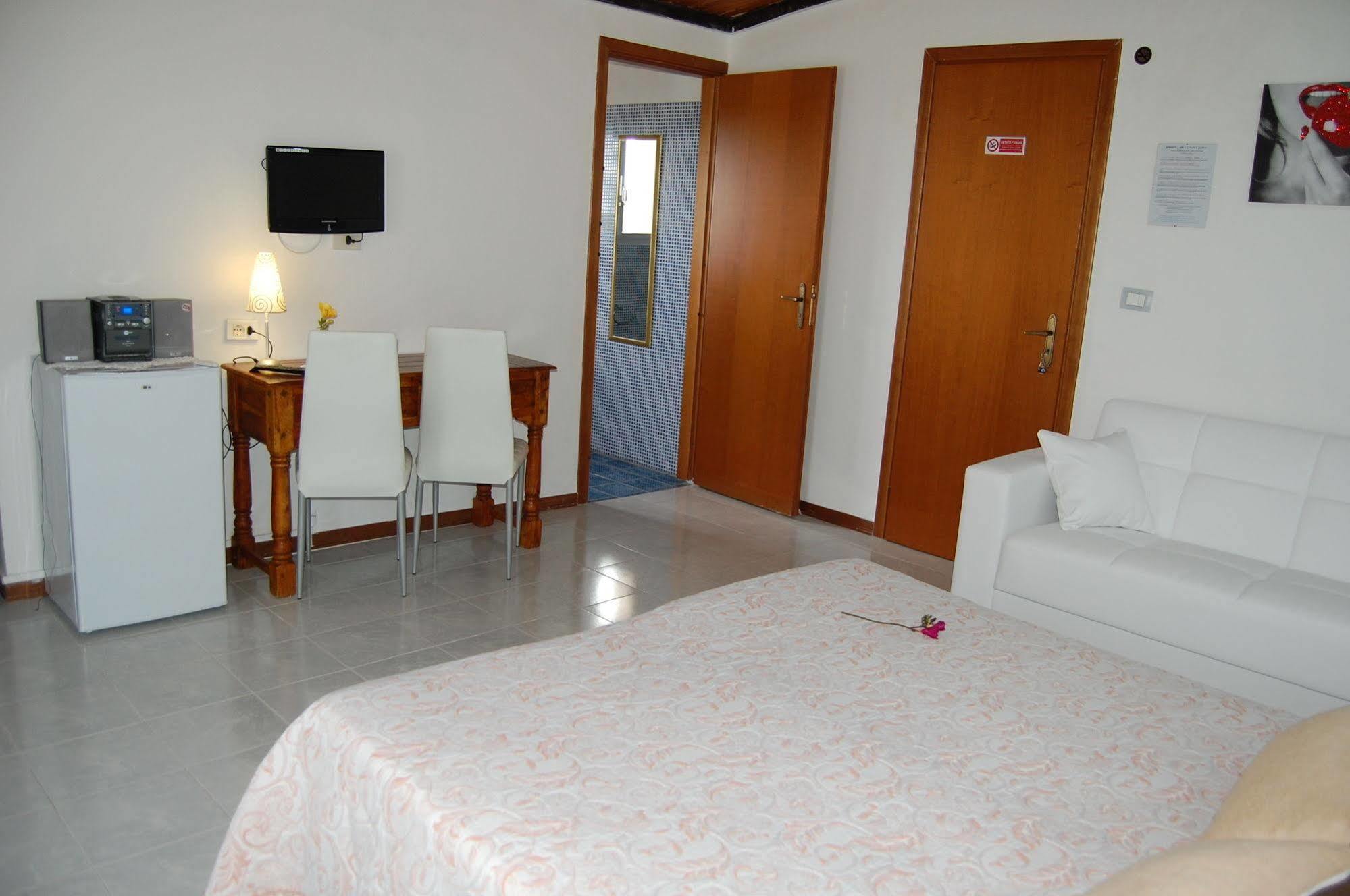 Il Mirto E La Rosa Bed & Breakfast Arenella  Luaran gambar